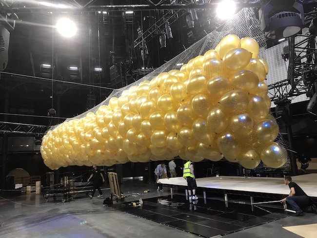 1000 Gold balloons