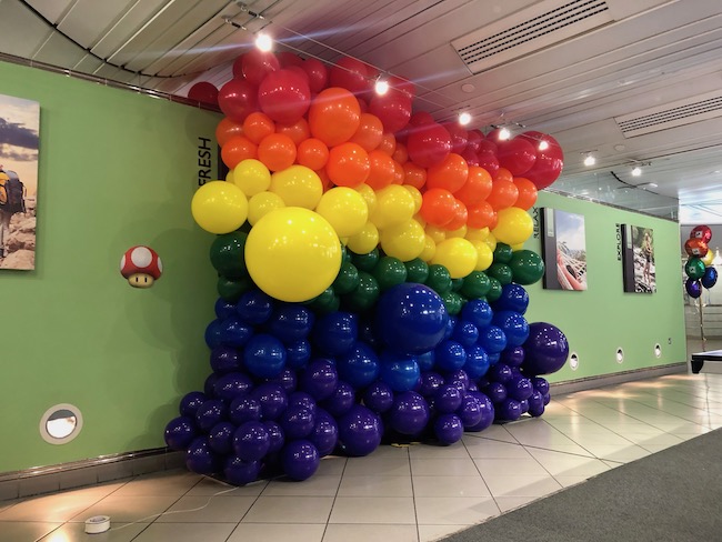 Siny balloon wall